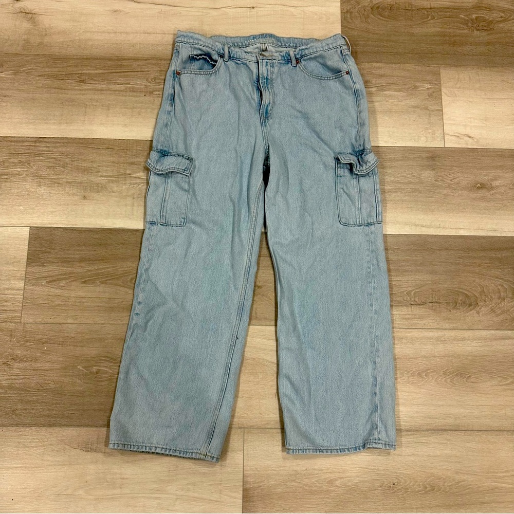 Extra High-Waisted Sky-Hi Wide Leg Cargo Jeans